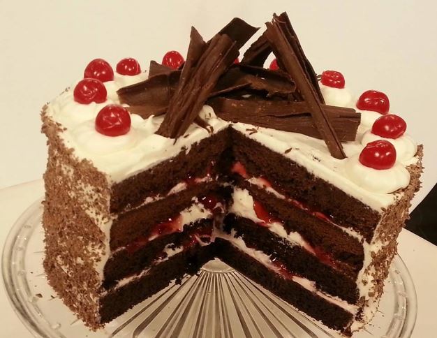 طريقة تحضير كعكة الشوكولاتة الألمانية المشهورة بالبلاك فورست
