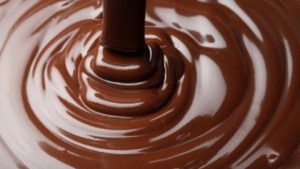 طريقة عمل شوكولاتة النوتيلا بالبندق في المنزل كالمحترفات