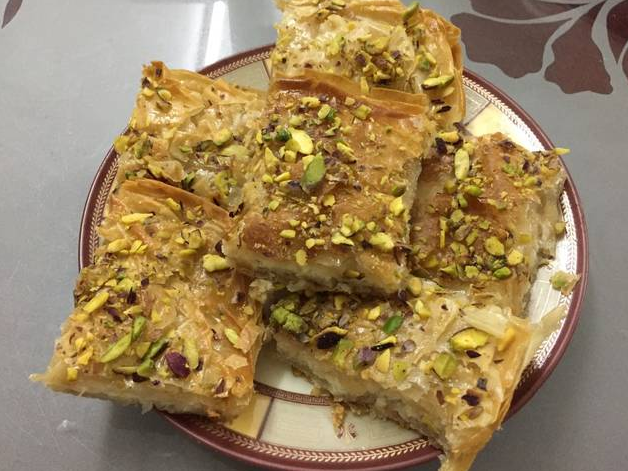 نمورة بالقشطة على طريقة المطبخ العربي بالصور
