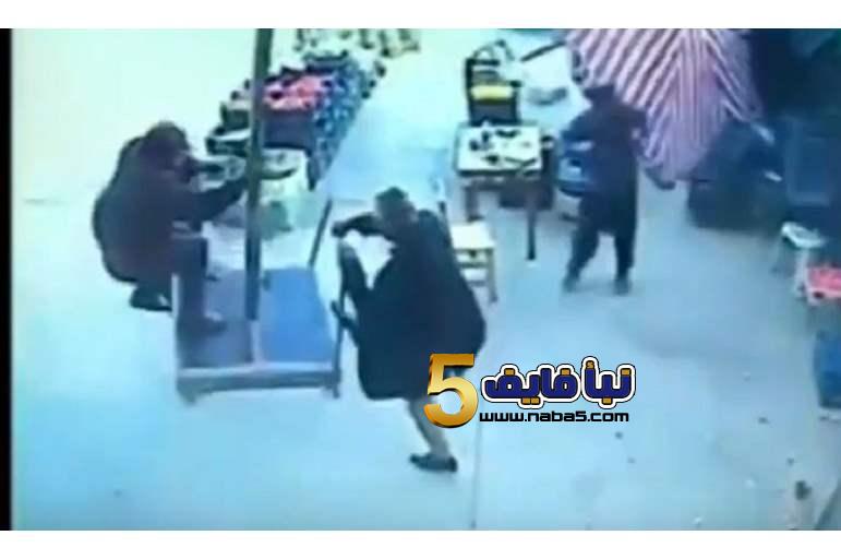 شاهد بالفيديو رجل المظلة الطائر في تركيا