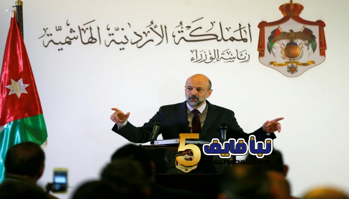 توضيحات حكومية بشأن عقوبات المخالفين وعودة القطاع العام