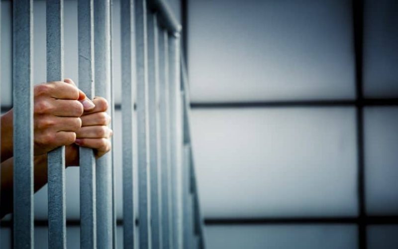 الحبس لطبيب بعد ارتكابه خطأ طبيا أدى للوفاة