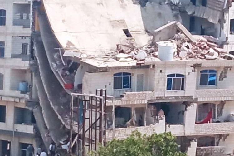وفاة 6 أشخاص من أسرة واحدة بانهيار مبنى سكني في القاهرة