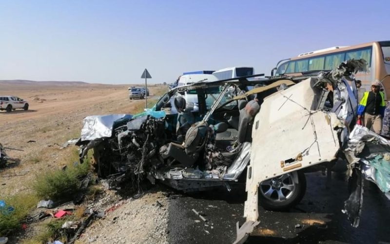 وفات شخصين  واصابتان بحادث تصادم على الصحراوي