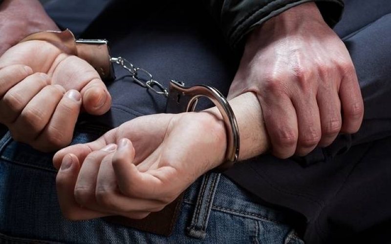 القبض على شخص حاول سلب أحد محال الصرافة شمال العاصمة