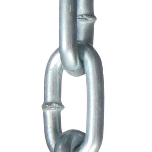 طالب يعتدي على مدير مدرسة بـ “جنزير” في عجلون