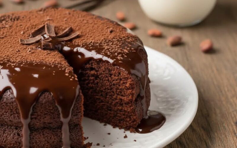 كيكة الشكولاتة تذوب بالفم مع صوص شكولاتة