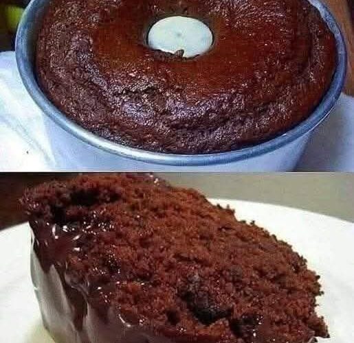 كيكة الشكلاته لذيذة خفيفة و معلكة تذوب في الثم