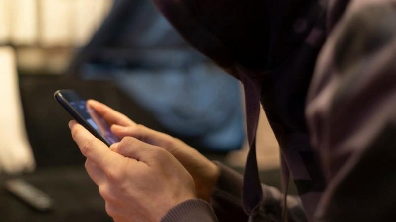 بنوك محلية تحذر عملائها