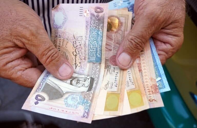 صرف الرواتب قبل عيد الفطر