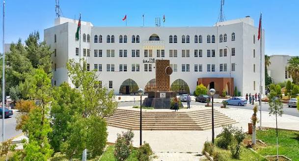 جامعة تقرر تحويل التعلم عن بعد