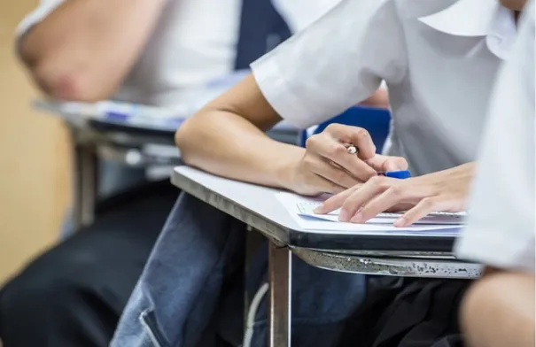 أكثر من 65 ألف طالب “توجيهي” يتقدمون اليوم لامتحانات اللغة الإنجليزية