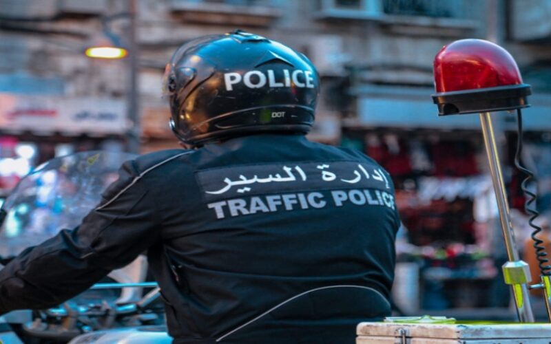 موقف بطولي لرقيب سير ياترى ماذا فعل